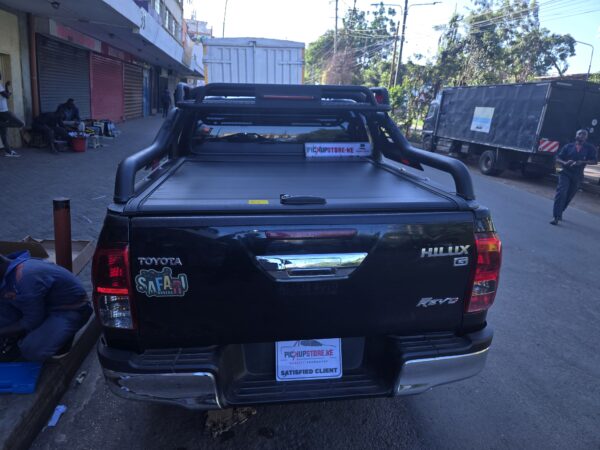 Toyota Hilux Manual Roller Lid Shutter