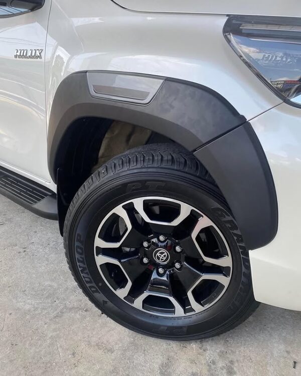 Toyota Hilux Smooth Slim Fender Flare