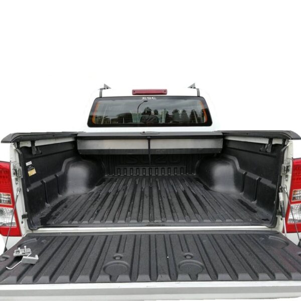 Nissan Navara (D40) 2005-2011 Manual Tonneau Cover