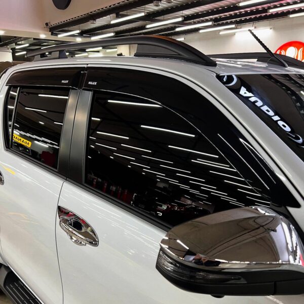 Mitsubishi L200 Triton Wind Deflectors