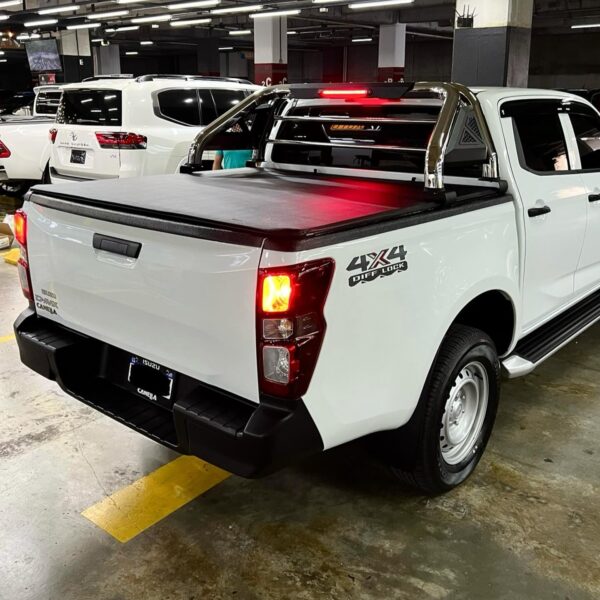 Isuzu D-Max Soft Tri-Fold Cover